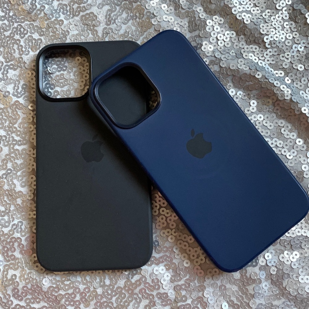 Black/Blue Silicone Apple Cases with MagSafe!